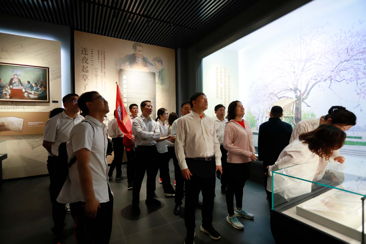 砥礪初心使命，汲取奮進(jìn)力量丨花花牛乳業(yè)集團(tuán)黨委組織開展學(xué)習(xí)“焦裕祿精神”主題黨日活動(dòng)