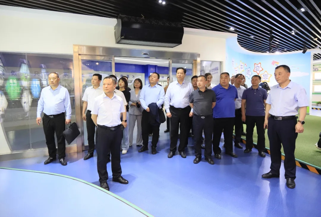 供銷聯(lián)動，創(chuàng)新共贏丨河南農(nóng)投集團內(nèi)部業(yè)務(wù)協(xié)同交流會在花花牛乳業(yè)集團順利召開