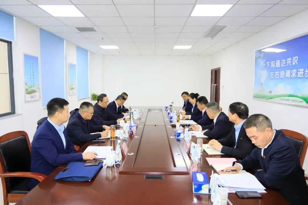 省政府國(guó)資委黨委書記、主任李濤一行到花花牛乳業(yè)集團(tuán)調(diào)研