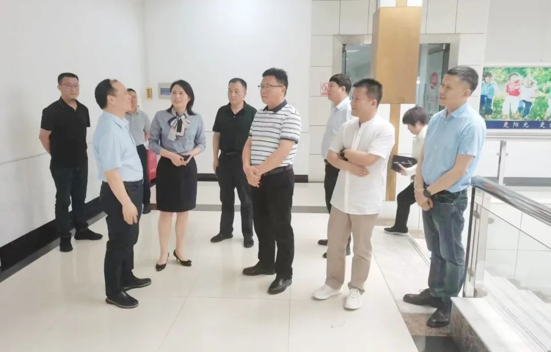 參觀拓思路 交流促發(fā)展 | 集團領導參加中乳協(xié)第二十九次年會暨中國（國際）乳業(yè)技術博覽會并到江西陽光乳業(yè)參觀座談