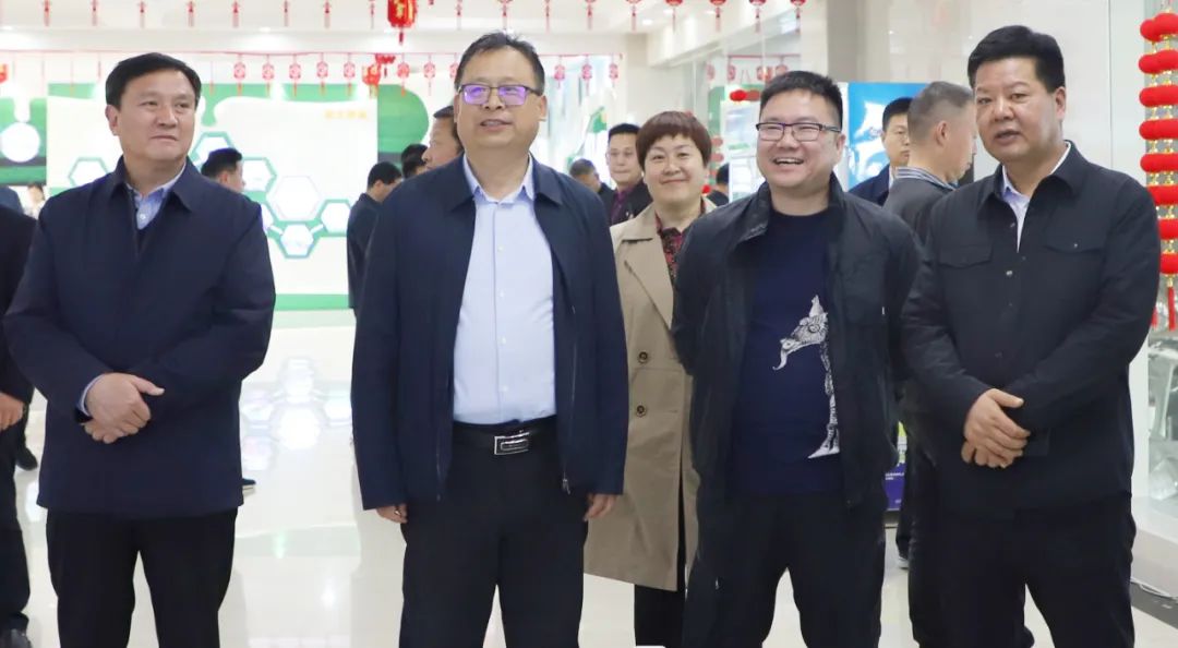 花花牛丨駐馬店市遂平縣政協(xié)黨組書記、主席張衛(wèi)東一行蒞臨花花牛魯山瑞亞牧場(chǎng)參觀