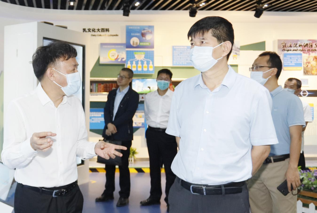 快訊丨河南省人民政府國有資產(chǎn)監(jiān)督管理委員會(huì)副主任劉銀志蒞臨花花牛乳業(yè)集團(tuán)參觀座談