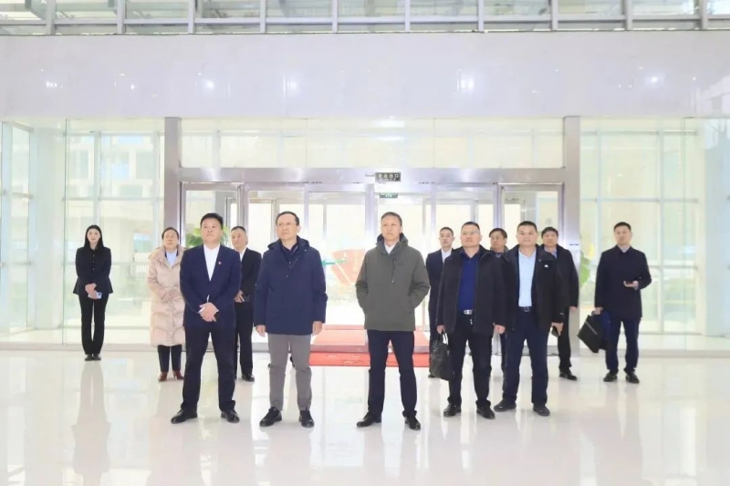 省政府國資委黨委書記、主任李濤一行到花花牛乳業(yè)集團調(diào)研